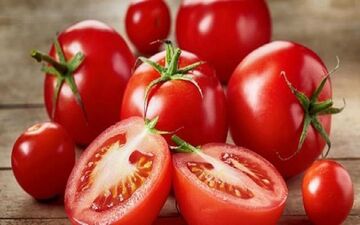بعد از خوردن گوجه فرنگی این اتفاقات در بدنتان می افتد 