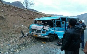 انحراف مینی بوس در سوادکوه ۱۵ مصدوم داشت