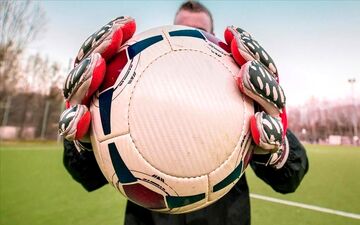 استقلال و پرسپولیس بخش اعظمی از افتخارات خود را مدیون این ستاره هستند+عکس