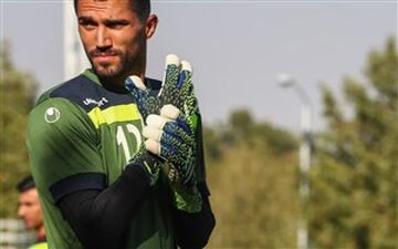  مردان دفاعی آبی پوش و هت تریکی دلنشین