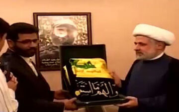 حکایت رساندن پرچم حرم رضوی به لبنان توسط شهید خزایی +فیلم 