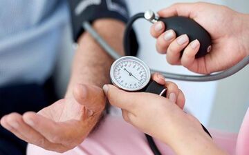 چند وقت یک‌بار باید فشار خون‌ را اندازه گرفت؟
