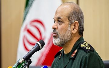 سردار احمد وحیدی: قدرت نظامی آمریکا در حال افول است