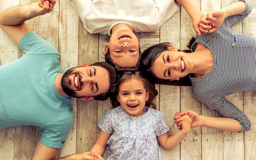 والدین بخوانند؛ چگونه پدر و مادری همراه و مقتدر باشیم؟