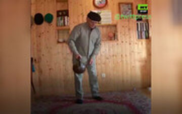 ورزشکار ۹۰ ساله روس سوژه رسانه‌ها شد