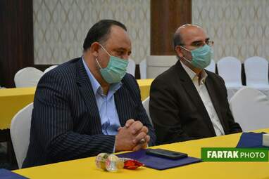 اهدا احکام مدیرکل، اعضای شورهای، مدیران کل و معاونان مرکز گسترش سازمان مقاومتی استان کرمانشاه