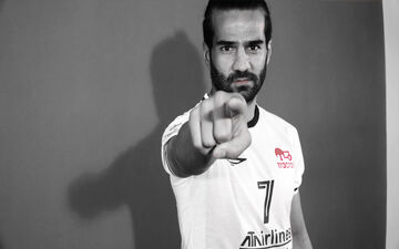 کلیپ رونمایی از کیت آسیایی تراکتور