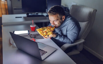 
به خاطر قلبتان، تنها غذا نخورید
