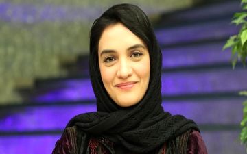 حضور میترا حجار در مترو با یک تی شرت متفاوت + عکس 