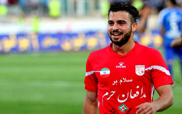 آیا جدایی سروش از تراکتور و حضور در پرسپولیس قانونی بود؟