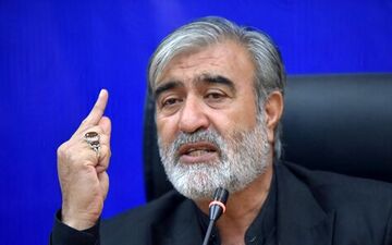 فقط کشتی‌های طرف همکاری با ایران حق عبور از تنگه هرمز دارند