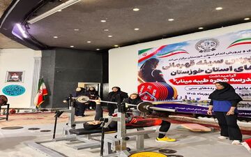 معرفی برندگان مسابقات پرس سینه بانوان خوزستان در اهواز