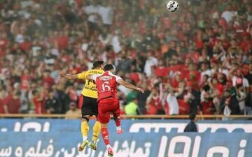 نقشه‌ سپاهان برای پرسپولیس؛ پیشنهادِ دوباره برای خرید مدافع سرخ‌پوش!