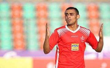 جدایی این پرسپولیسی قطعی شد ؛ ستاره یحیی آبی پوش شد !