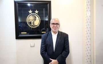 فتح‌الله‌زاده: دنیا به علی دایی افتخار می‌کند اما ما او را کنج خانه گذاشته‌ایم