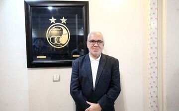 فتح‌الله‌زاده: دنیا به علی دایی افتخار می‌کند اما ما او را کنج خانه گذاشته‌ایم