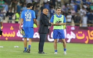 با برد پرسپولیس استقلال از قعرنشینی نجات یافت