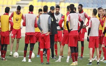 تمرین پرسپولیس زیر بارش باران