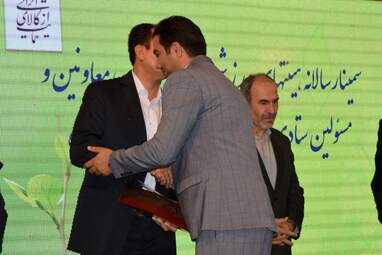 تجلیل از روسای هیأت‌های ورزشی استان کرمانشاه امروز نهم خرداد با حضور ارسلان حسینی مدیرکل و معاونین ستادی ورزش و جوانان استان کرمانشاه در سالن آمفی‌تئاتر ولیعصر(عج) این اداره انجام شد.