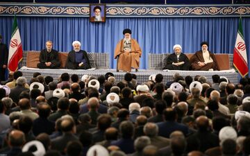 دیدار مسئولان نظام و سفرای کشورهای اسلامی با رهبر انقلاب