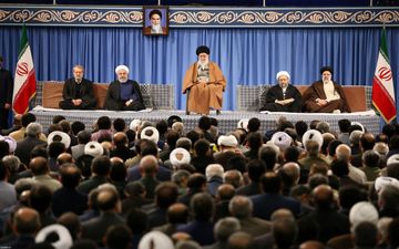 دیدار مسئولان نظام و سفرای کشورهای اسلامی با رهبر انقلاب