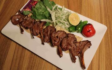 طرز تهیه کباب شیشلیک در فر؛ غذای رستورانی خوشمزه و مجلسی