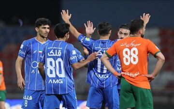 عزیزیان: بازگشت لیگ به صلاح تیم ملی نیست/ تمرکز روی آماده‌سازی بازیکنان باشد