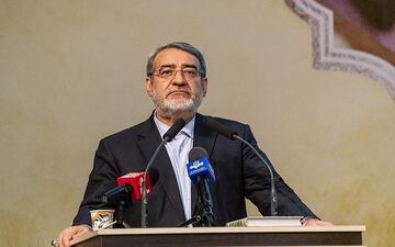 وزیر کشور در مشهد: افزایش اختیارات استانی در دستور کار دولت قرار دارد