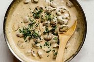 طرز تهیه سس قارچ  خوشمزه | طعمش با انواع ساندویچ عالیه!