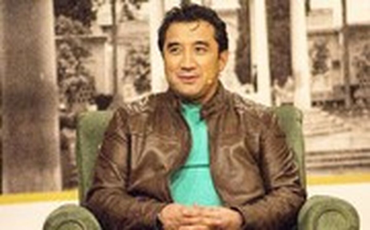باورت میشه این خانم همسر خداد عزیزی باشه؟!|این خانم جوان سومین همسر خداداد عزیزی است
