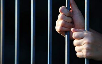  سرنوشت تلخ پسری که از قصاص رها شده بود! 
