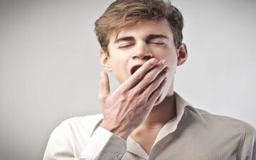 وقتی خمیازه کشیدن خطرناک‌ می‌شود