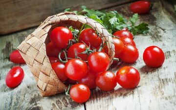 عوارض مصرف زیاد گوجه فرنگی
