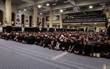 عزاداریِ شام غریبان حسینی در حسینیهٔ امام خمینی(ره) به روایت تصویر