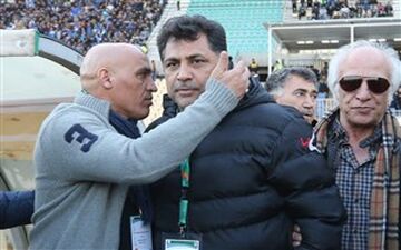 محمد دایی: با عوامل غیرفوتبالی به استقلال باختیم