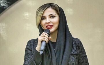 تصویری زیبا از لیلا اوتادی با موهای صورتی فانتزی