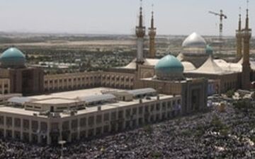 آغاز بار خروج زائران از حرم مطهر و تخلیه پارکنیگ‌ها/ حضور فعال پلیس راهور برای مدیریت و تسهیل در تردد زائران