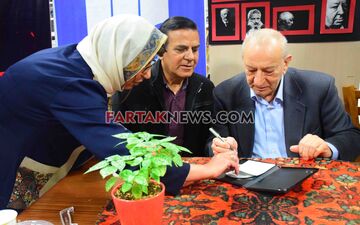 گزارش تصویری بزرگداشت دکتر اکبر اعتماد بنیانگذار سازمان انرژی اتمی کشور  و رونمایی کتاب «در پرتگاه حادثه» در شهر کتاب همدان