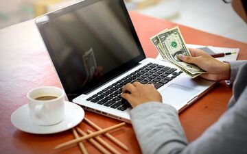 کسب درامد دلاری از فریلنسری در ایران(معرفی بهترین سایت های ایرانی برای کسب درامد دلاری)