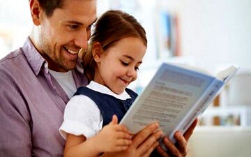 اثرات قصه گویی و کتابخوانی برای کودکان