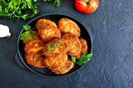 طرز تهیه کتلت مرغ شمالی؛ دستور پخت خوشمزه و سبک بدون سیب‌زمینی