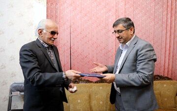 استاندار همدان از نیم قرن خدمات فرهنگی «پرویز اذکایی» تقدیر کرد 