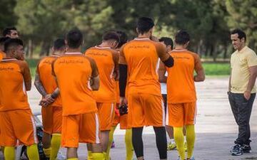  جادوگر، کاپیتان سابق پرسپولیس را می خواهد