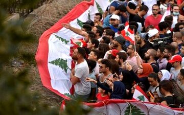 چهارمین روز ناآرامی ها؛ اعتراض سراسری در لبنان