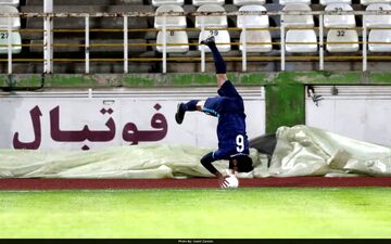 

دعوت از اوت انداز پیکان به لیگ برتر انگلیس!+ عکس 