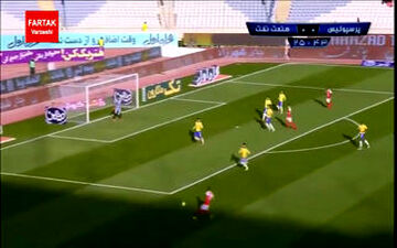 گل اول پرسپولیس به صنعت نفت ( احمد زاده ) + فیلم