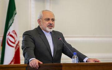 ظریف: منتظر اجرایی شدن اقدامات عملی اروپا هستیم/دیدارهایم با کری اعلام نشده نبوده است