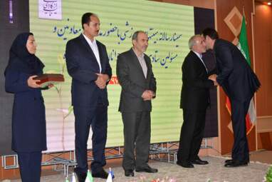 تجلیل از روسای هیأت‌های ورزشی استان کرمانشاه امروز نهم خرداد با حضور ارسلان حسینی مدیرکل و معاونین ستادی ورزش و جوانان استان کرمانشاه در سالن آمفی‌تئاتر ولیعصر(عج) این اداره انجام شد.
