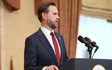 ونس: ایران به عبور ایمن نفت از تنگه هرمز رضایت داده است