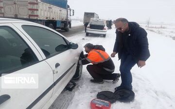 تردد در برخی راههای کردستان با زنجیر چرخ امکانپذیر است